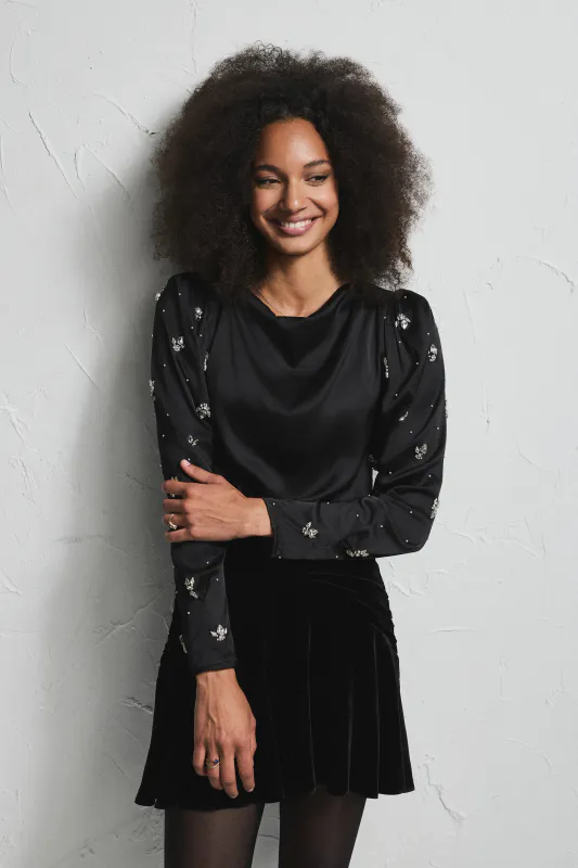 EMBER   Color BLACK Pia Tjelta
