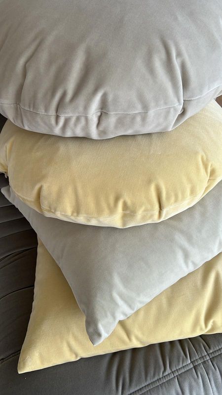 Basic Round Large Cushion ø 60 - Pale Yellow - Christina Lundsteen 